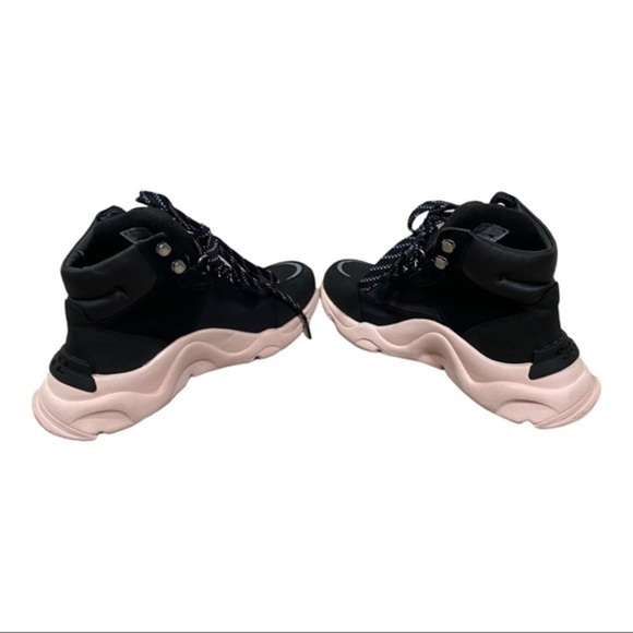 SOREL Kinetic Rnegd Conquest Waterproof Sneaker In Black/ Powder Pink size 6 - Picture 2 of 7